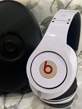 Monster Beats By Dr. Dre Studio Wired Headphones 1st generation NEW Over Ear